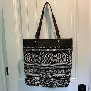 Jewell by Thirty One Aztec Print Tote Bag Reversible